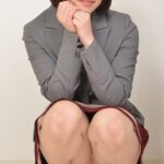 女教師・先生のしゃがみパンチラ♡体育座りパンチラ♡♡【その5】